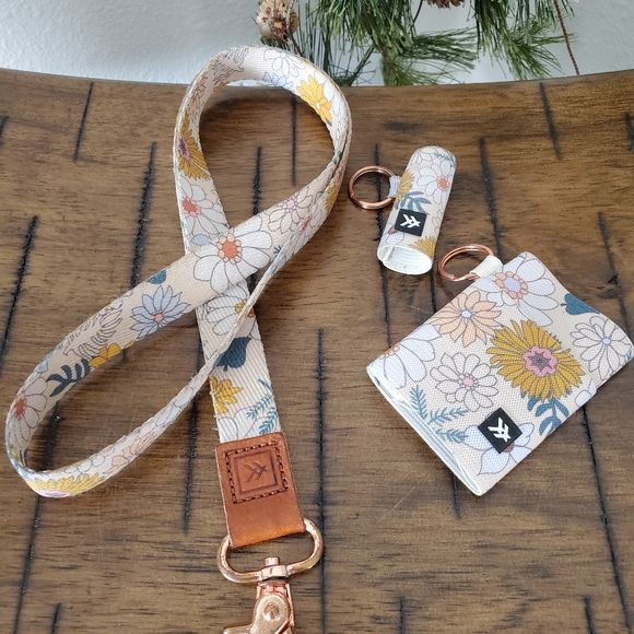 Thread Wallets Accessories - Thread Wallets Trifecta Bundle - Daisy Haze (Lanyard, Wallet, Chapstick Holder)